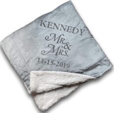 Custom Catch Personalized Unique Wedding Couple Gifts - Anniversary, Engagement Gift Blanket (Mr & Mrs)